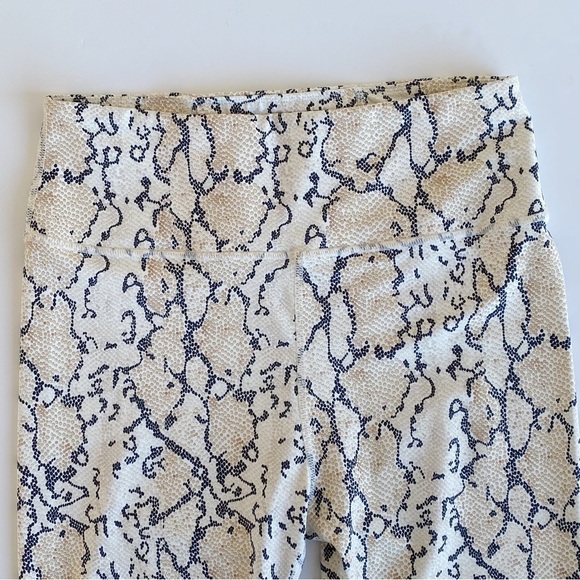 All Fenix White Python 7/8 Leggings Size Large - Picture 3 of 11